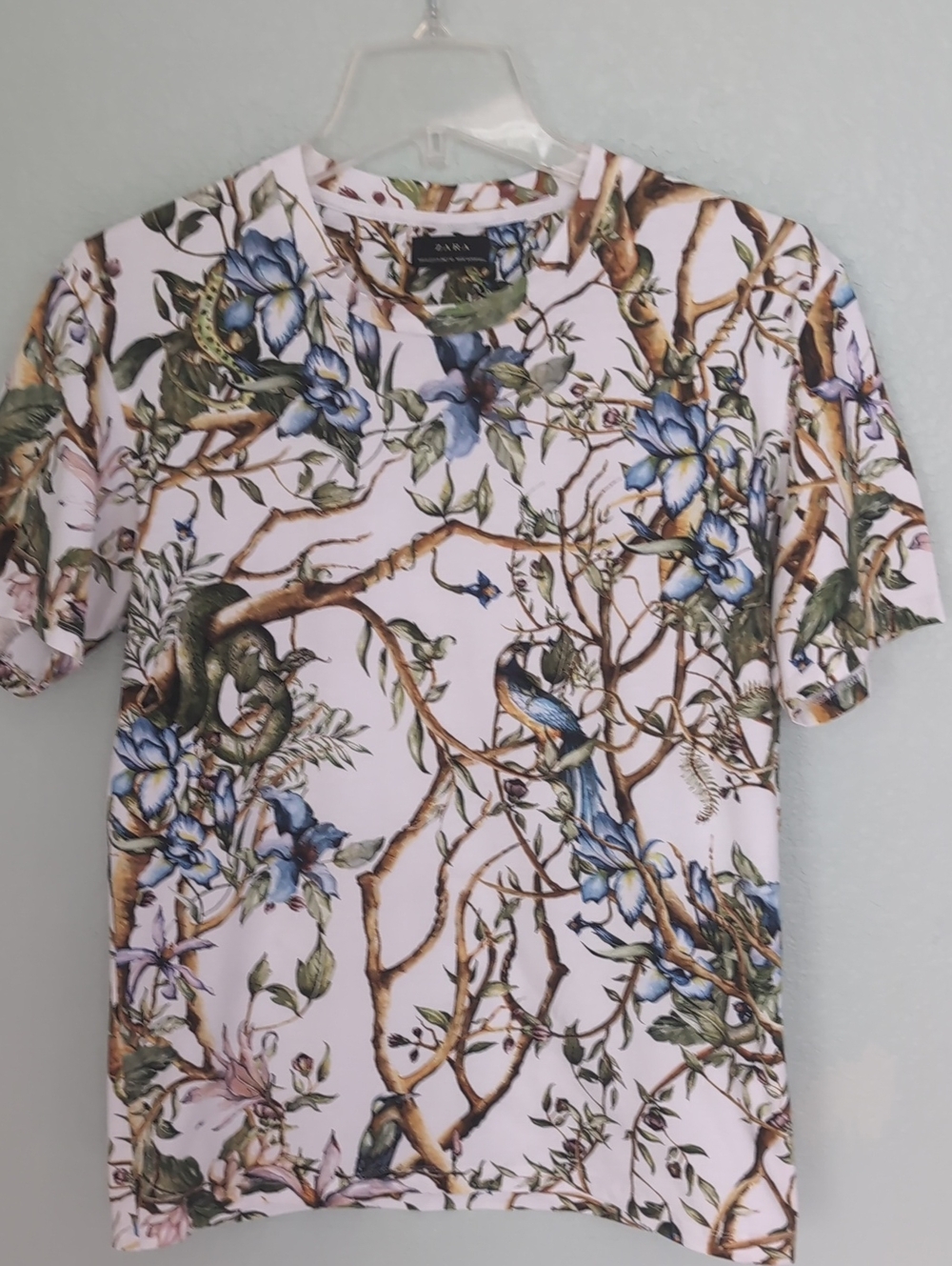 Zara White Short Sleeve Tee Floral & Botanic Print with Birds And Snakes